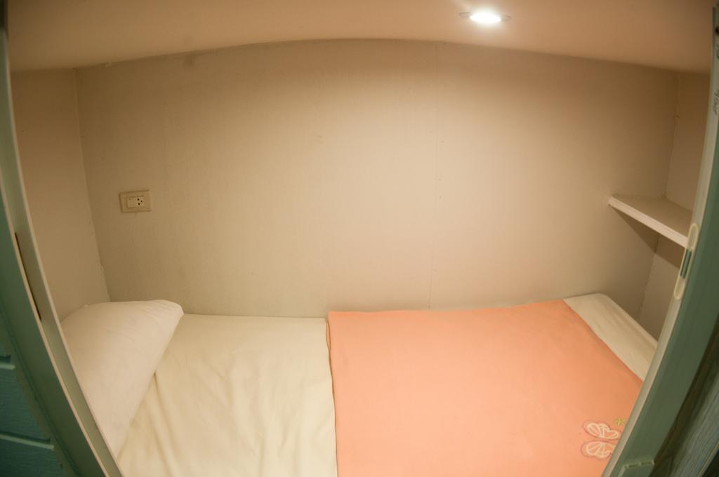 Hotel Capsule Suratthani Surat Thani Habitación foto